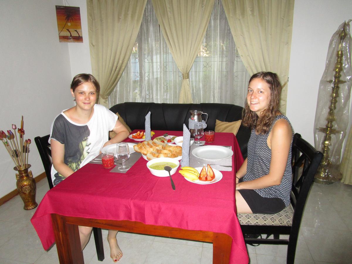 Vishmee Holiday Inn Embilipitiya Dış mekan fotoğraf