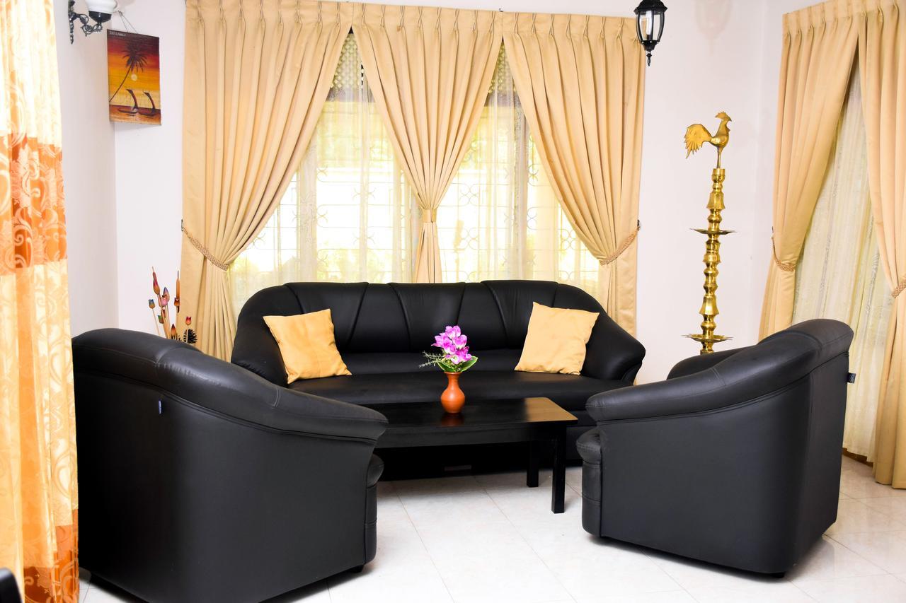 Vishmee Holiday Inn Embilipitiya Dış mekan fotoğraf