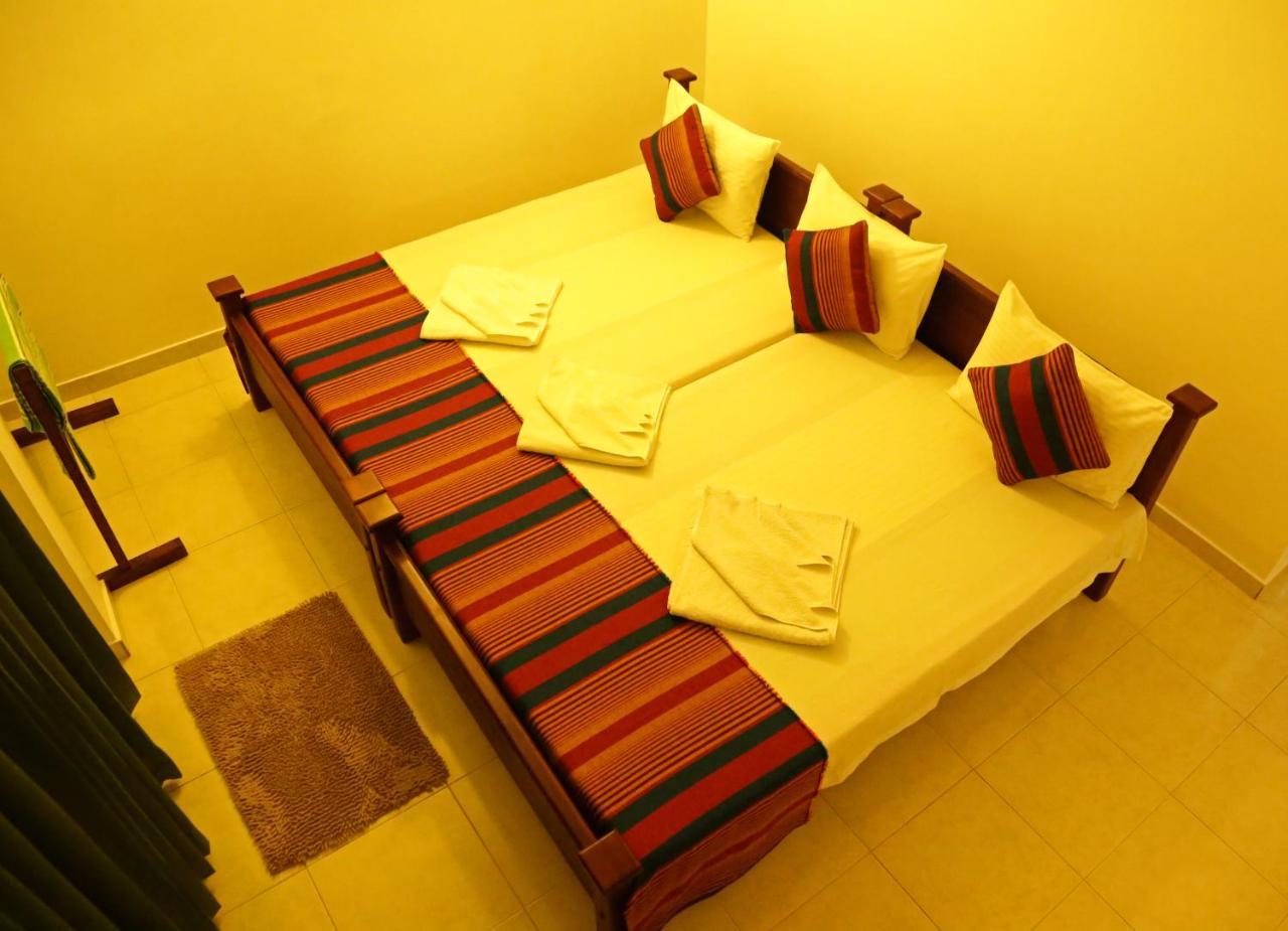 Vishmee Holiday Inn Embilipitiya Dış mekan fotoğraf